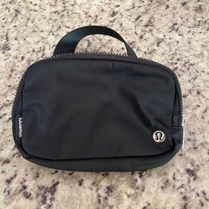 Lululemon everyday belt bag